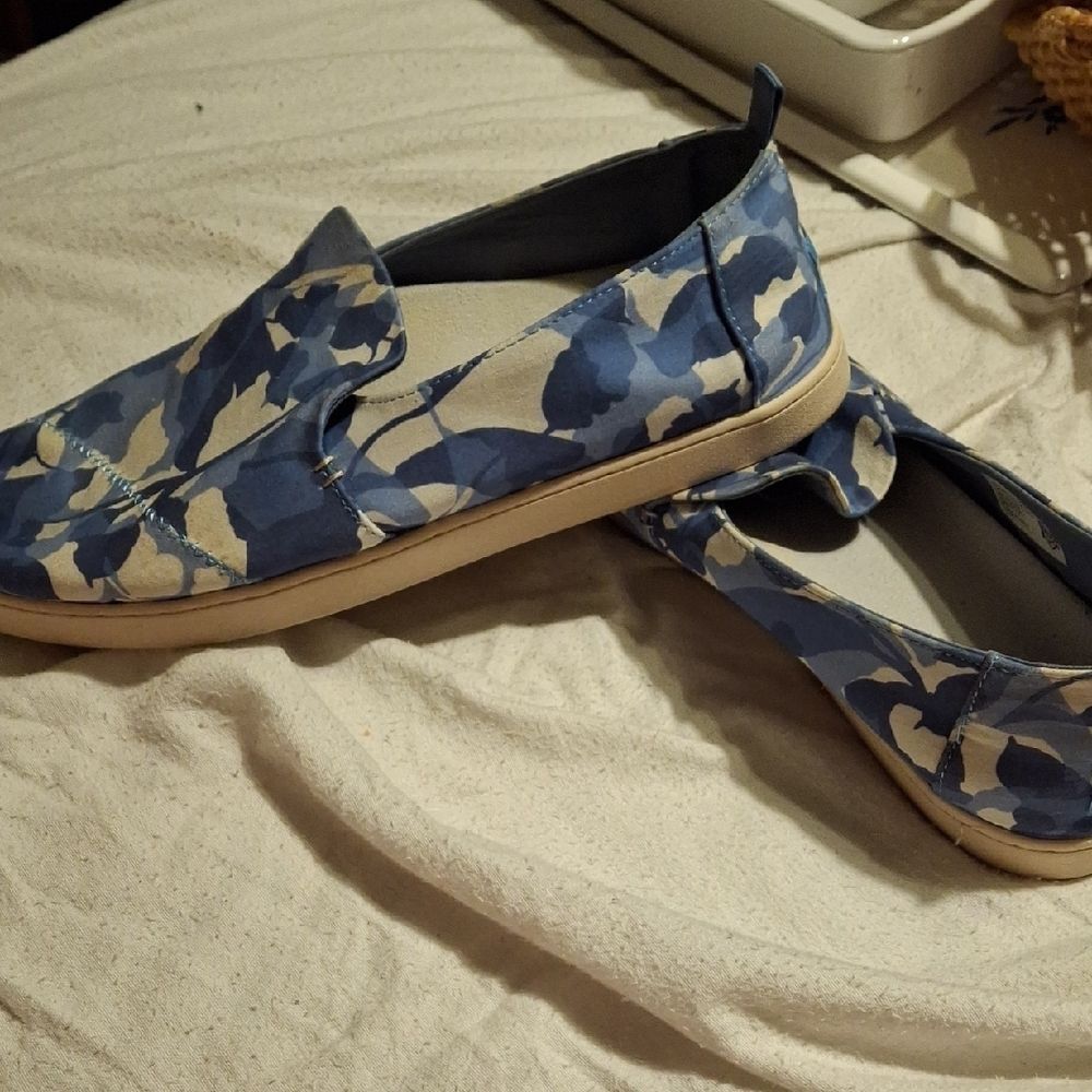 Toms Blue and White Canvas Slip-On Loafers